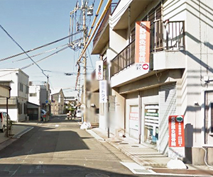 二つ目のこの筋を右に曲がると矢野鍼灸整骨院です!